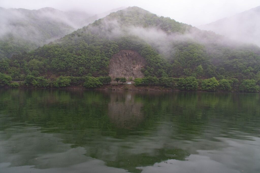 神农架长潭水怪:目击传闻如何成为未解之谜