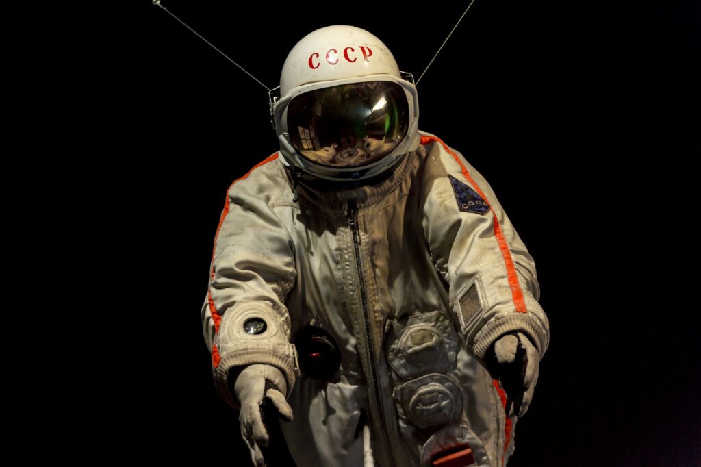 The Roswell UFO Incident: Cold War Secrecy and Modern Myth